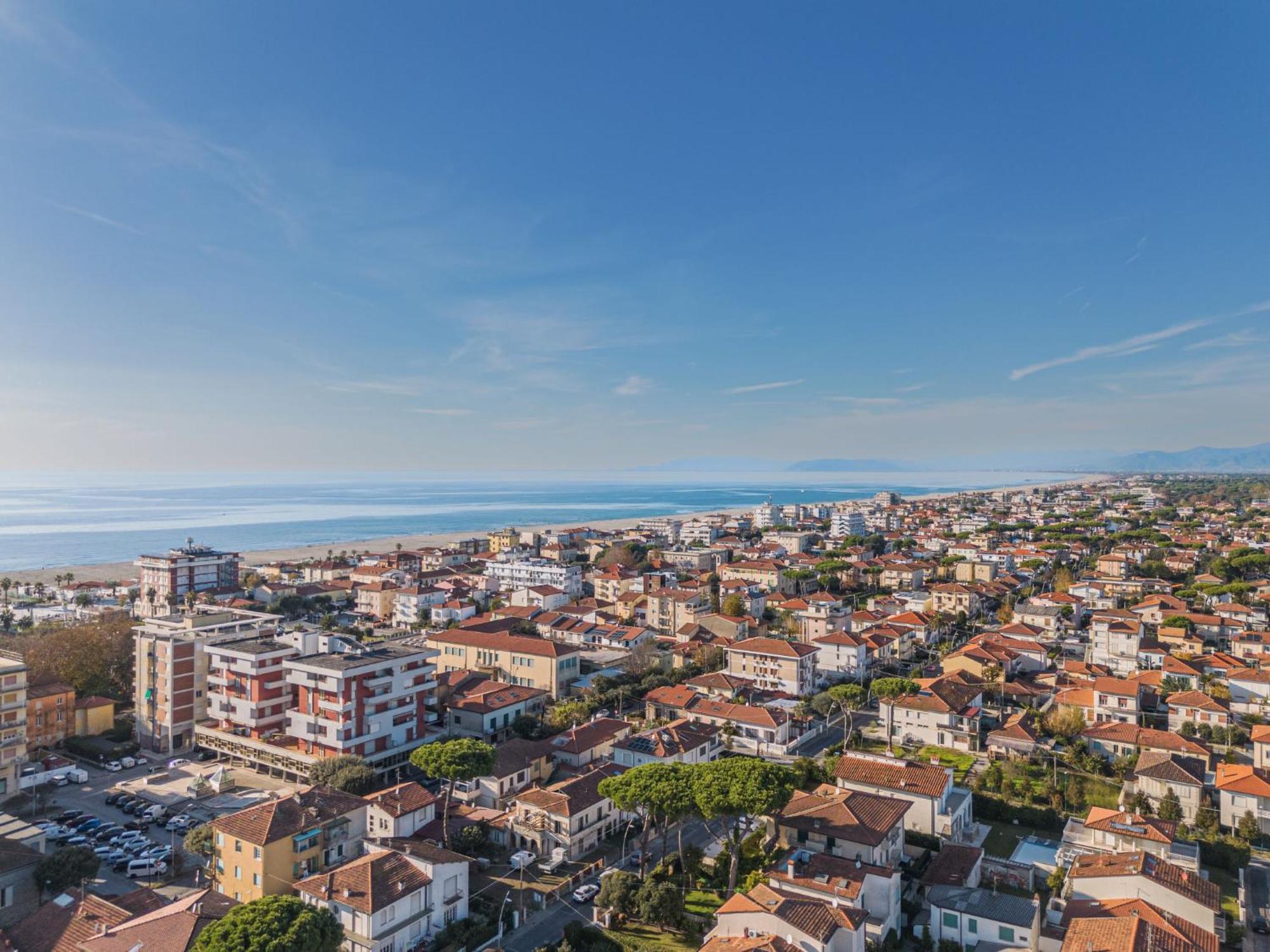 Apartment Dei Fiori By Interhome Лидо-ди-Камайоре Экстерьер фото